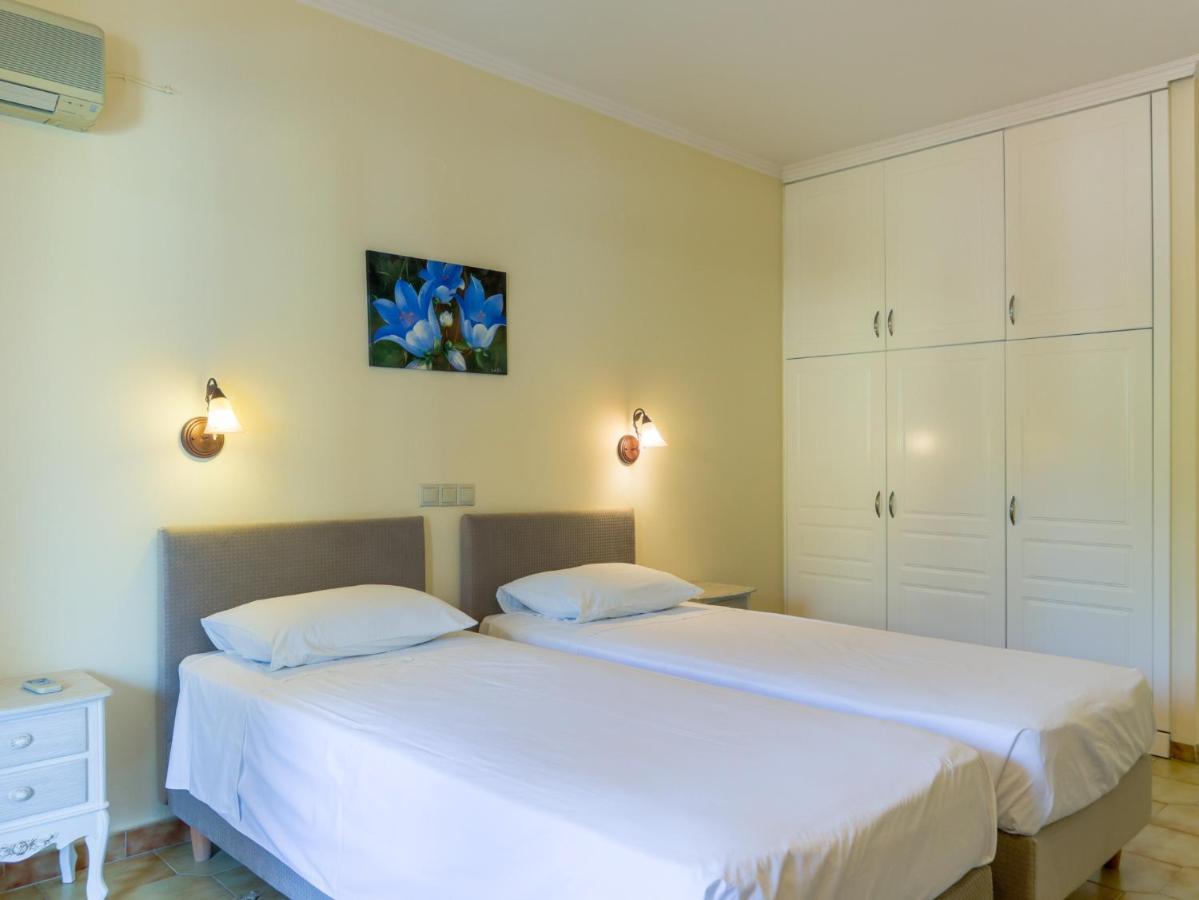 Fulvia Apartments Kassiopi Buitenkant foto