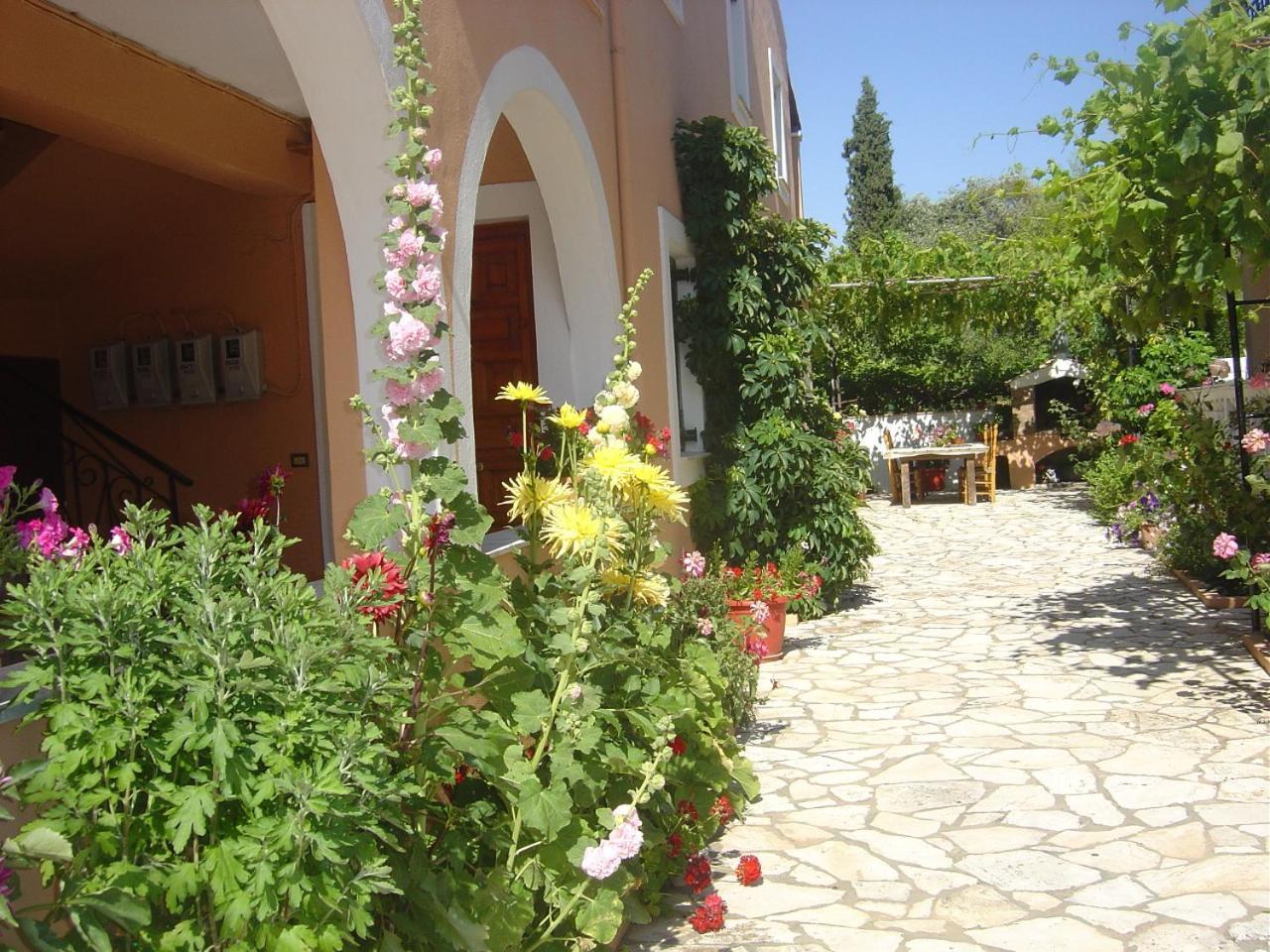 Fulvia Apartments Kassiopi Buitenkant foto